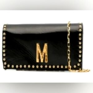 Moschino logo chain wallet.